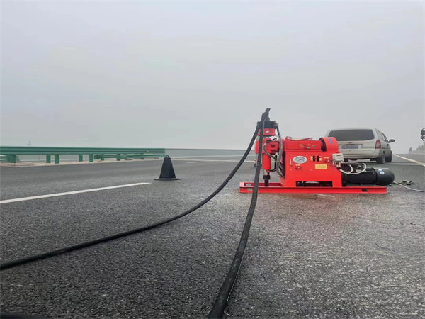 高坪马路路基路面开裂下沉注浆加固灌浆